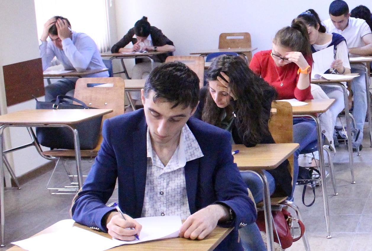 Immagine per Gorizia, suona l'ultima campanella: 500 studenti ora alla Maturità