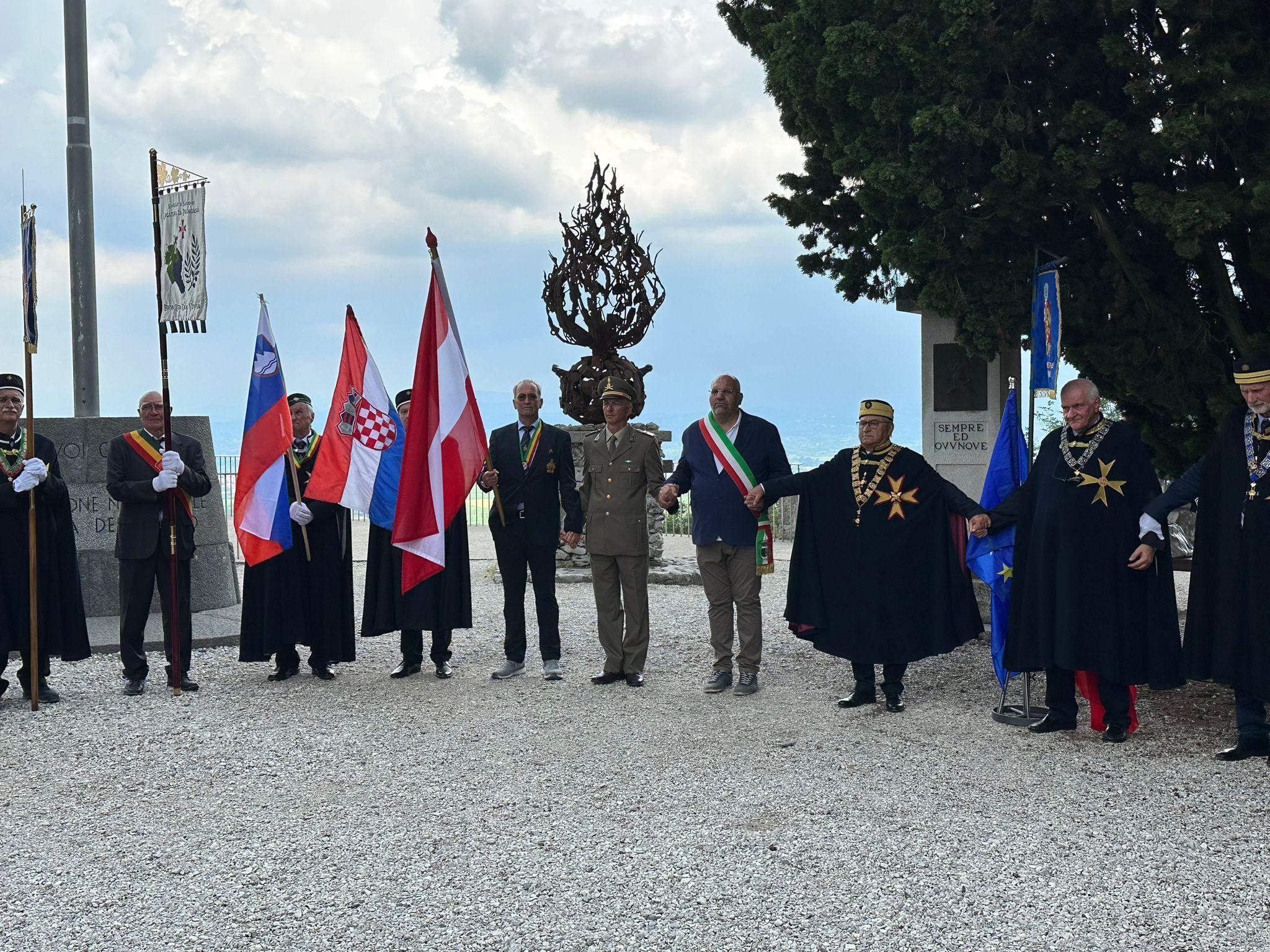 Copertina per L'Ordo equestris si ritrova sul monte San Michele, impegno dei 'cavalieri' del vino