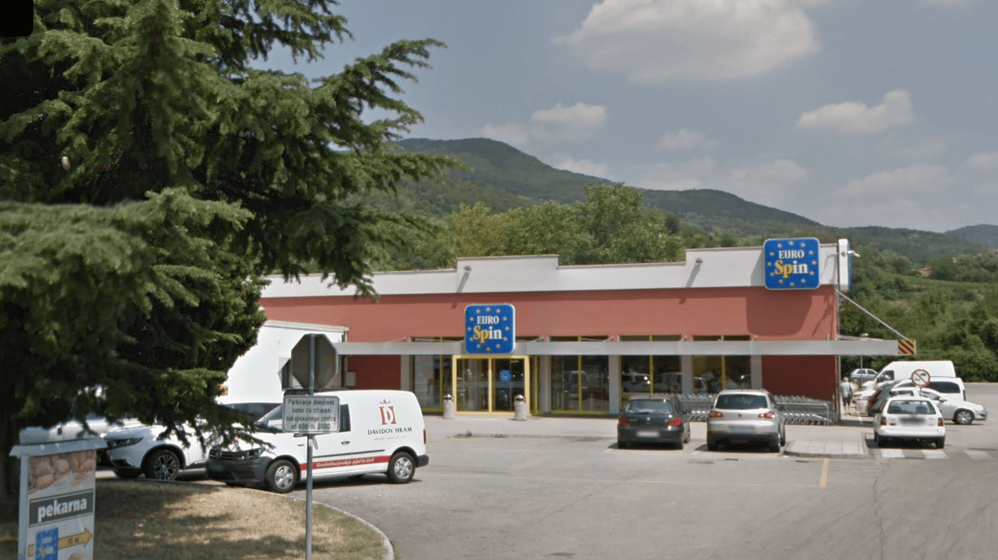 Copertina per Cassiera dell'Eurospin rubava soldi, spariti 45mila euro a Nova Gorica