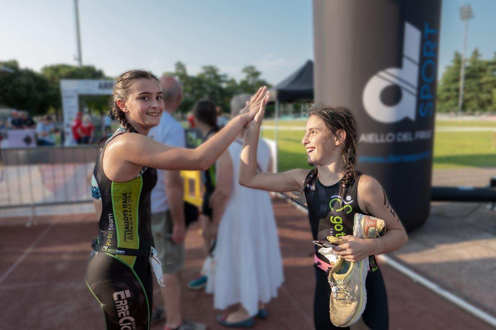 Copertina per L'onda di 350 ragazzi al Triathlon di Gorizia, super premio a Sasà e Leonardo