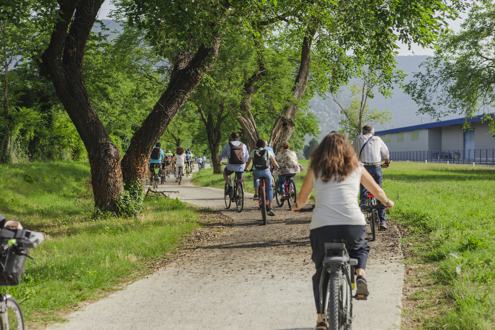 Ciclabili, rete di Fondazione Carigo con 37 comuni: progetto alla Regione
