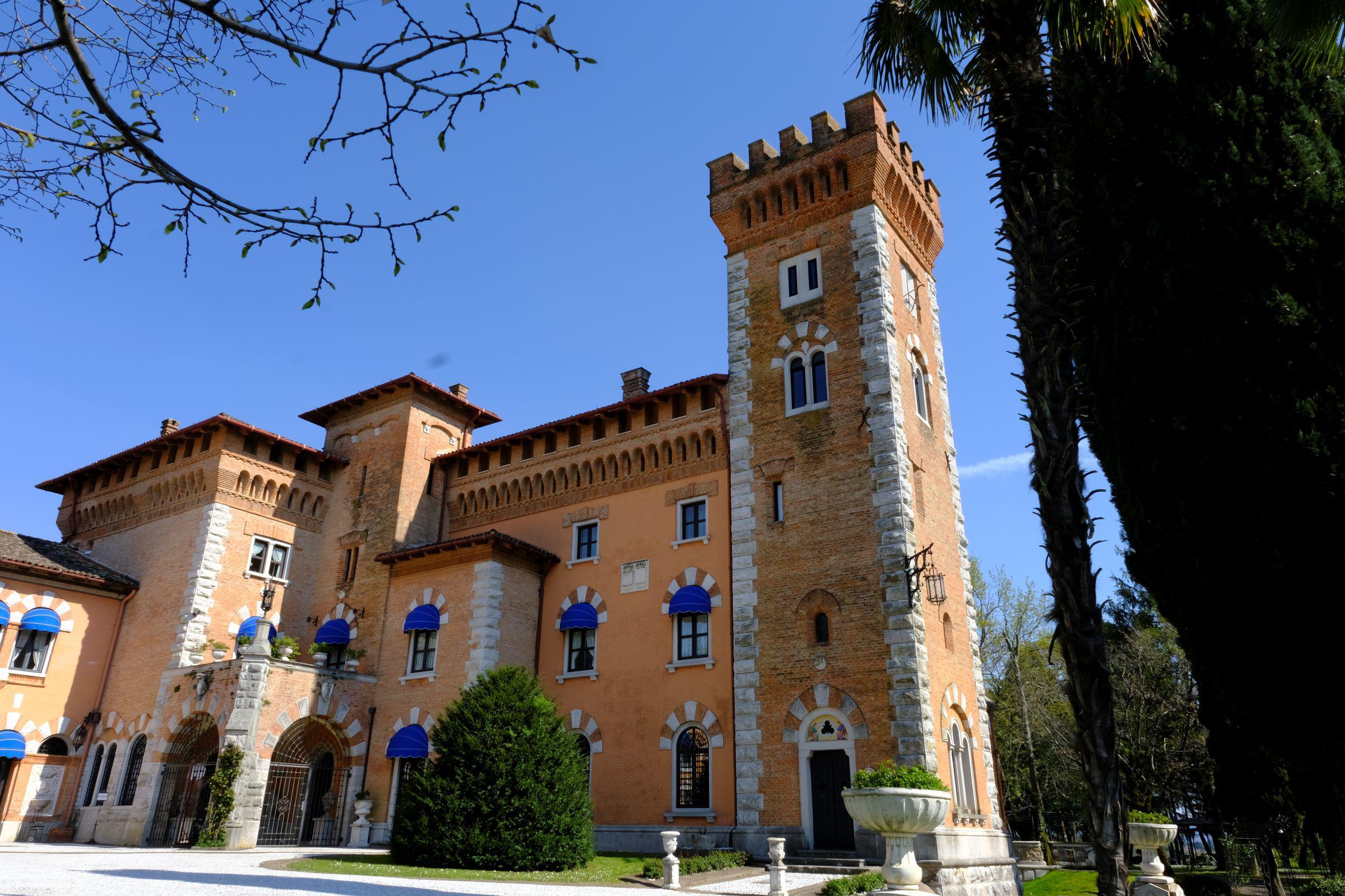 Copertina per Piccolo Opera Festival alza il sipario, la colazione in musica al Castello di Spessa