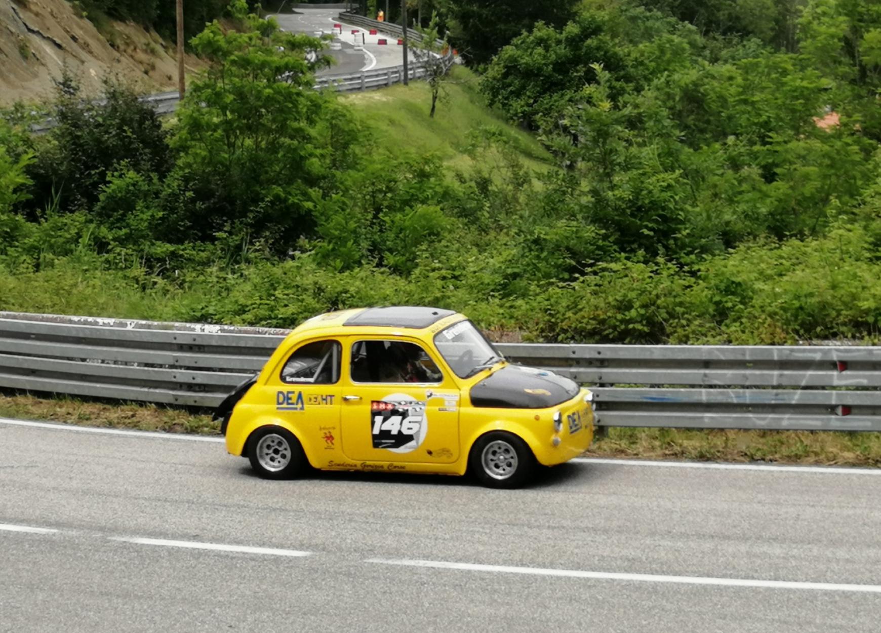 Copertina per La Gorizia dei motori al Formula Driver, le corse con Peugeot 205 e Fiat 500