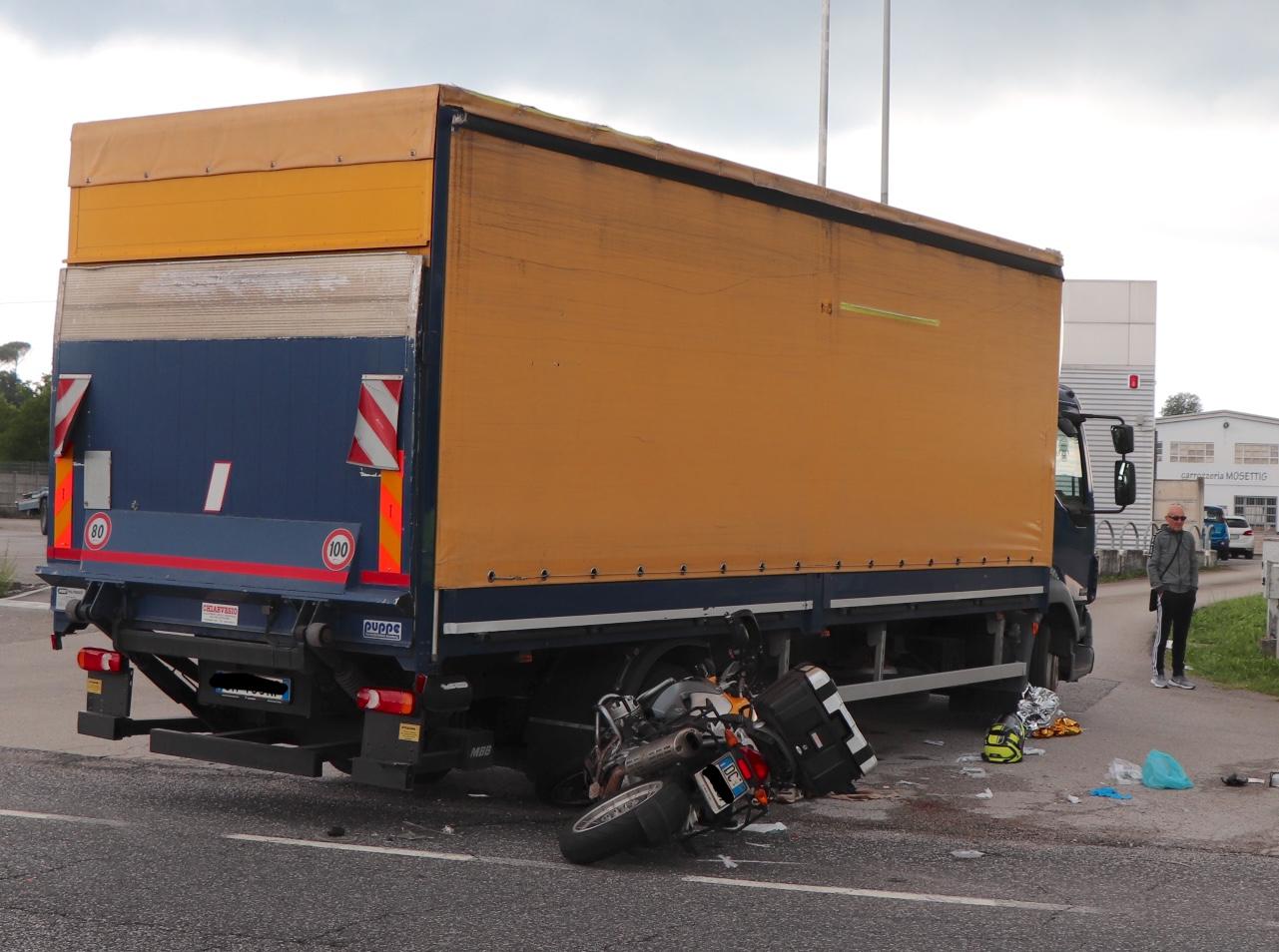Copertina per Incidente sulla Mainizza a Gorizia, motociclista di 57 anni ricoverato in ospedale