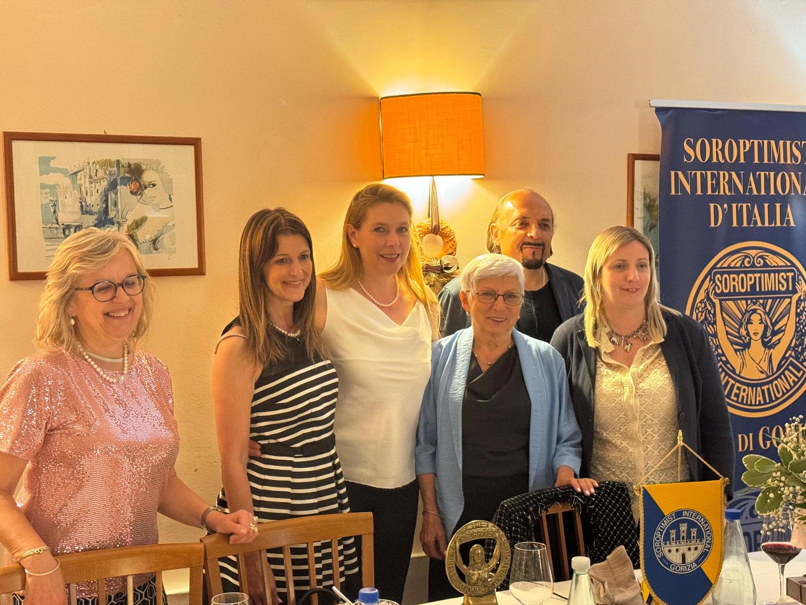 Copertina per L'amore per musica e sociale, Annalisa Clemente è Donna dell'anno a Gorizia