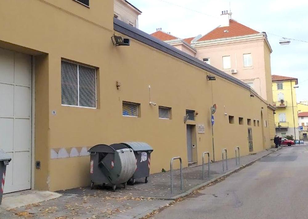 Copertina per Detenuto in preda all'ira nel carcere di Gorizia, cinque agenti rimasti feriti