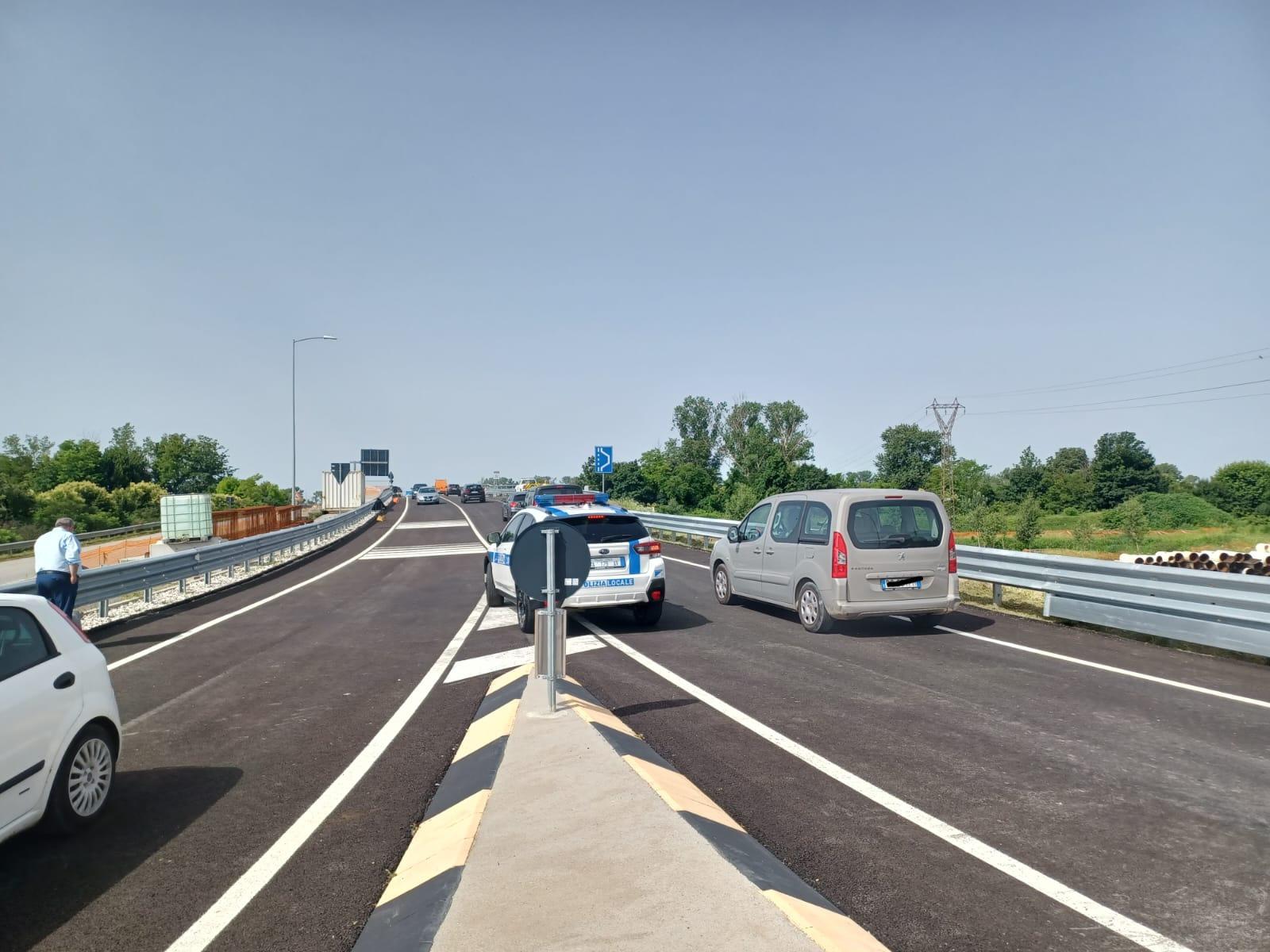 Copertina per Cantiere durato 7 anni, aperto al traffico il nuovo ponte sul Torre di Viscone