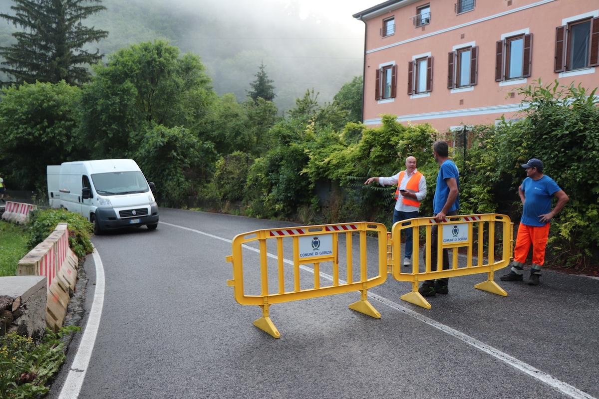 Immagine per Esce l'acqua sulla strada, chiusa via Brigata Cuneo tra Piuma e Piedimonte 