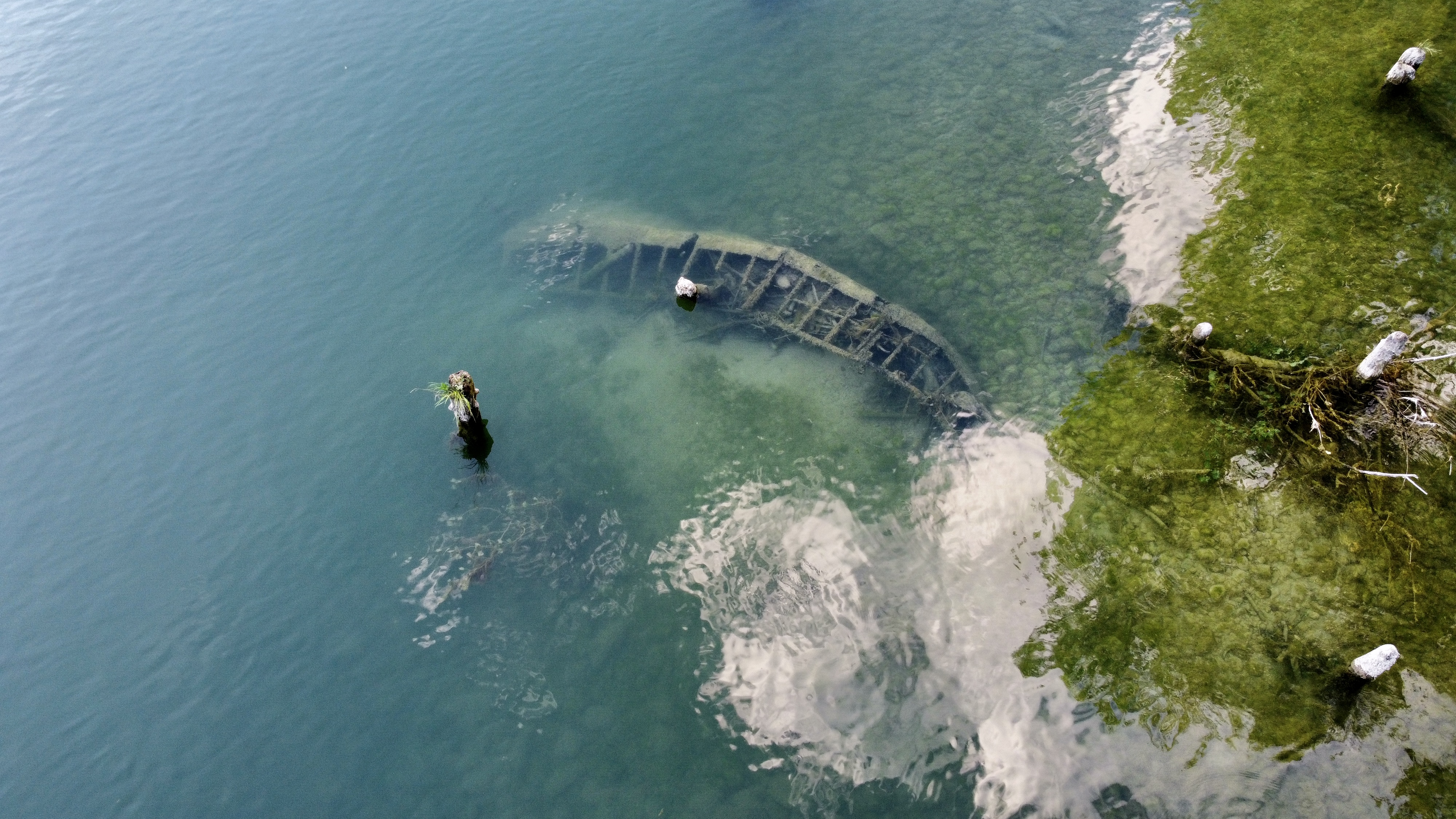 Immagine per Una barca riemerge dall'Isonzo dopo un secolo, la scoperta a Gorizia
