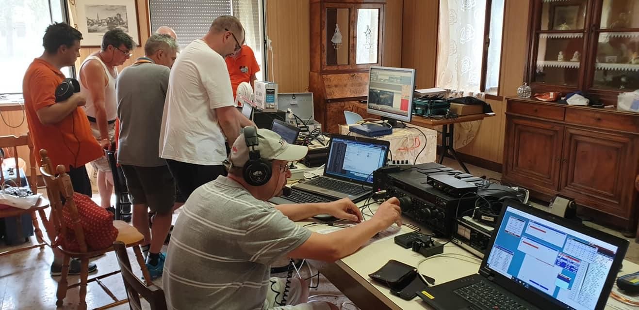 Immagine per Radioamatori in gara a Barbana, sfida mondiale per collegarsi con l'isola 