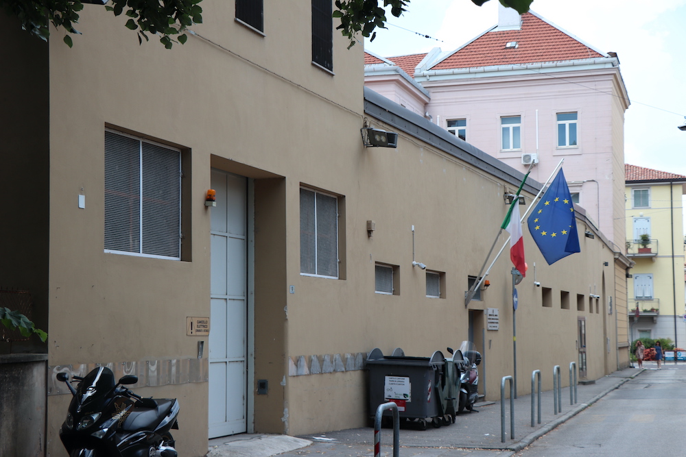 Copertina per Agenti in affanno in carcere a Gorizia, «manca un quarto del personale»