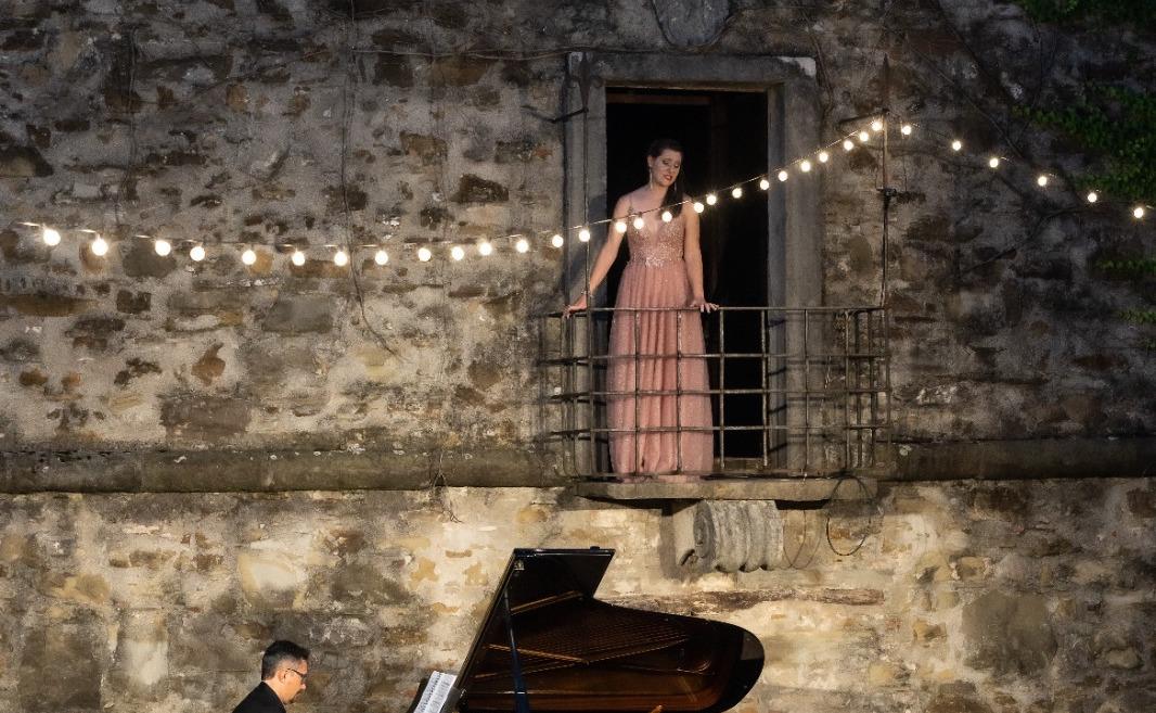 Immagine per A Brda l'opera si canta dai balconi, musica nel castello di Dobrovo