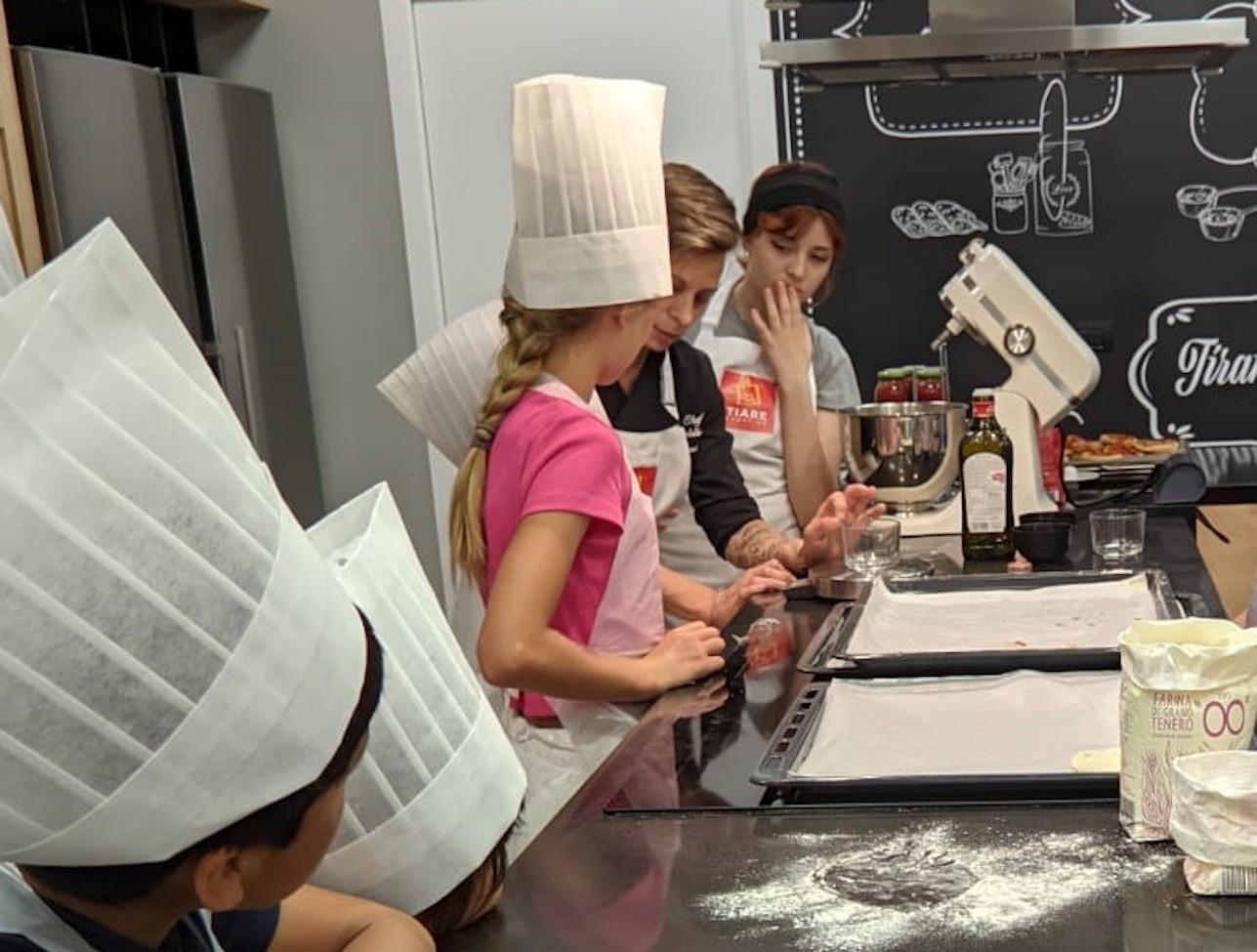 Immagine per Cuciniamo in famiglia, bambini giocano agli chef al Tiare di Villesse 