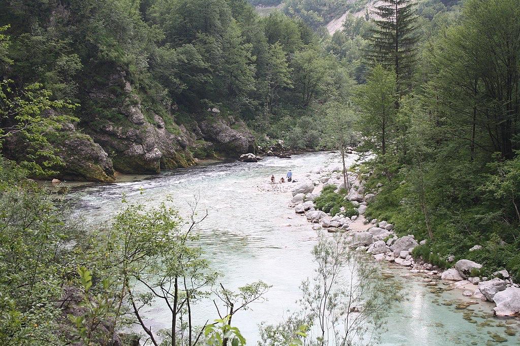 Immagine per Erosione lungo il fiume Isonzo, Lubiana interviene tra Bovec e Caporetto