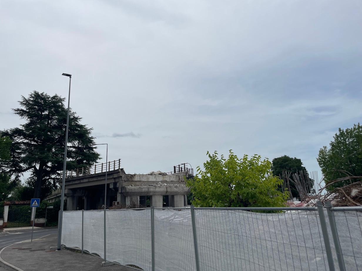 Immagine per Cormons, 500mila euro dalla Regione per bonifica amianto dell'Ecomostro
