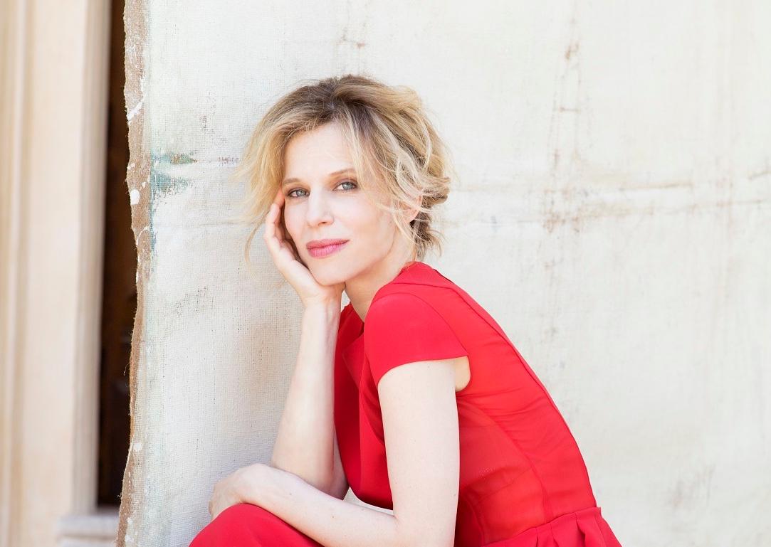 Copertina per Piccolo opera, il Premio Casanova all'attrice Sonia Bergamasco
