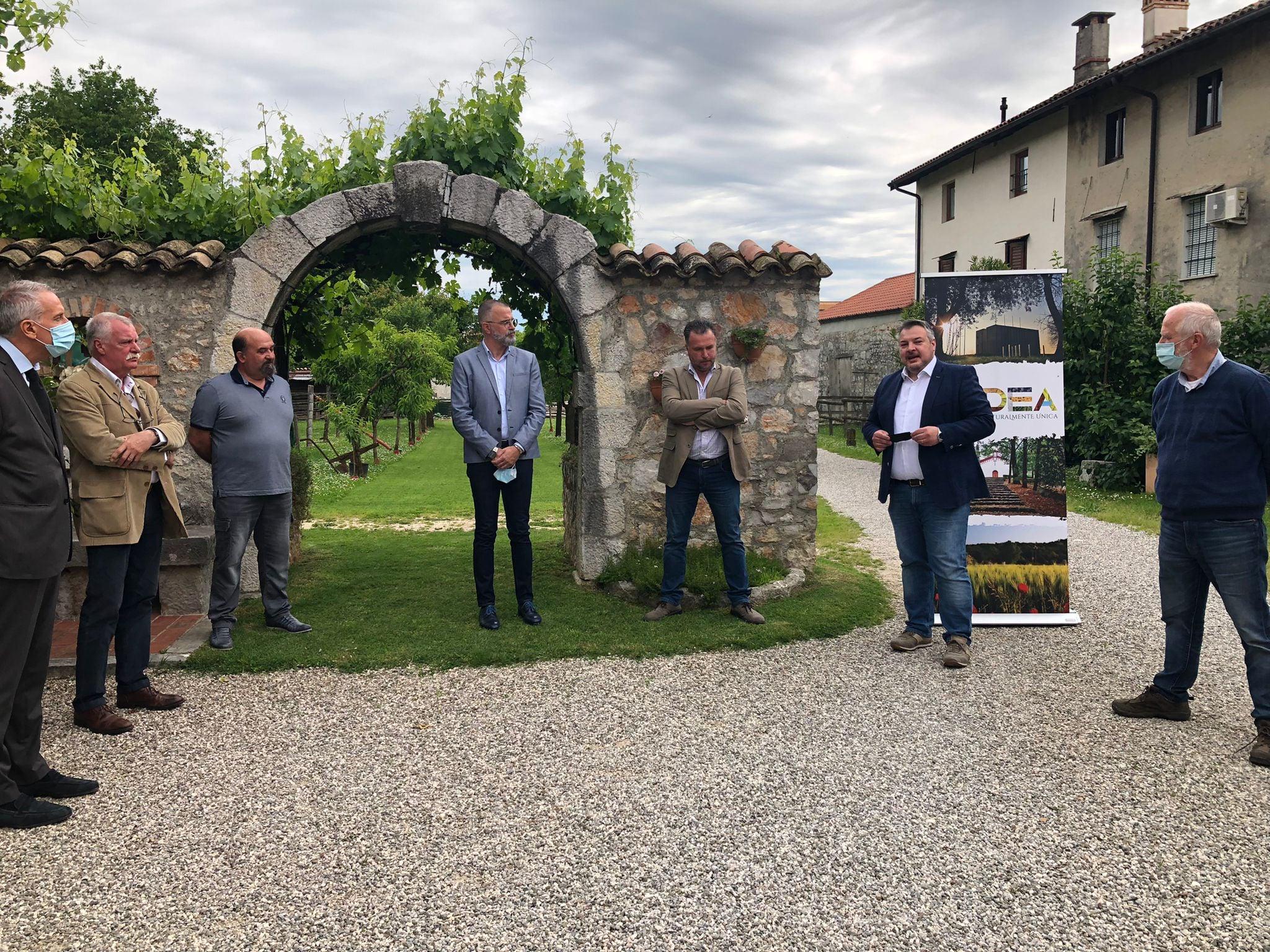 Copertina per Nasce la rete tra cacciatori e territorio contro il cinghiale, il progetto a Medea