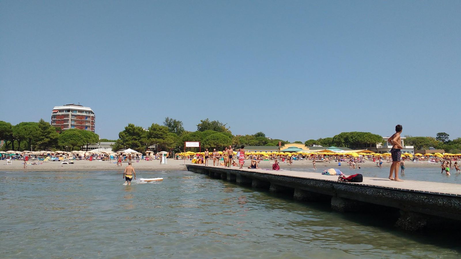 Immagine per Grado confermata tra le migliori spiagge d'Italia, da 33 anni è Bandiera Blu