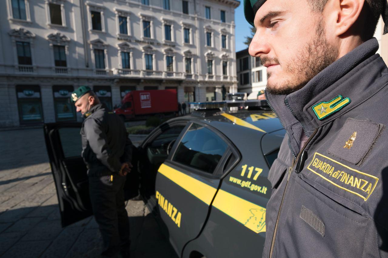 Copertina per Era abbandonata da tempo, in una casa di Aiello un deposito milionario di droga