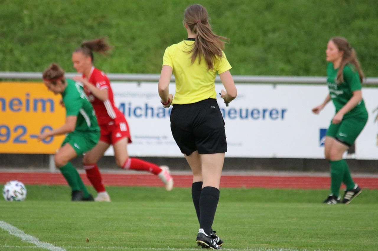 Immagine per Boom di nuovi arbitri di calcio a Gradisca d'Isonzo, 3 su 10 sono ragazze