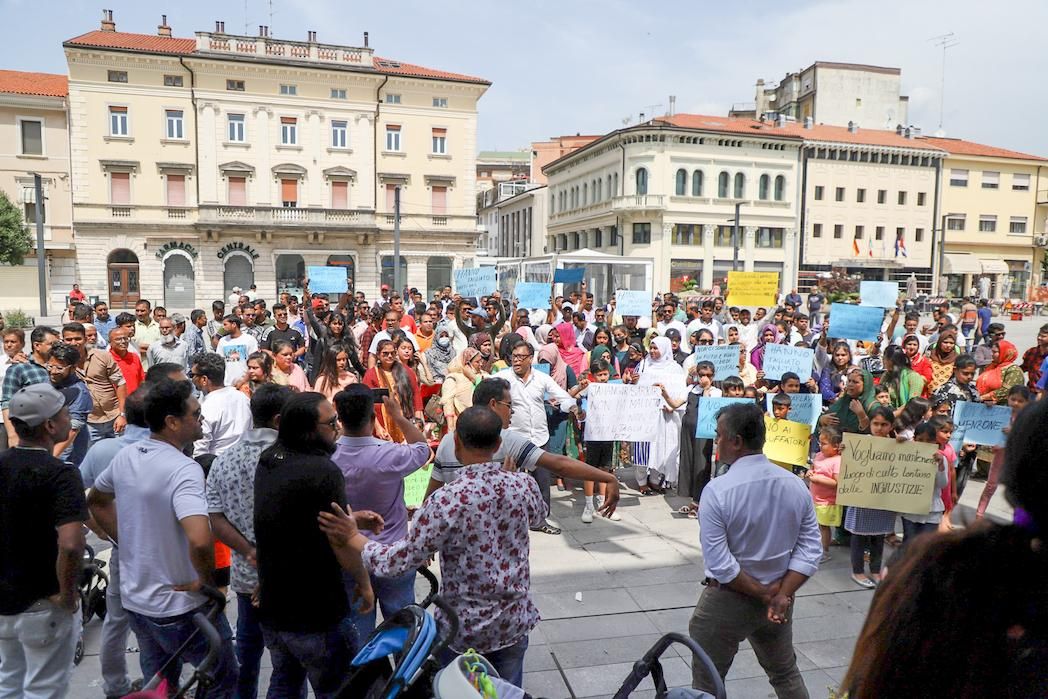 Immagine per «Errore di traduzione», la comunità  bengalese in piazza difende Sarkar