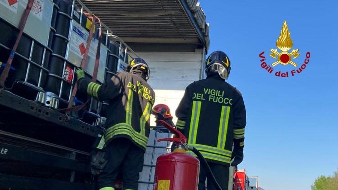 Immagine per Auto contro guard rail in autostrada, chiuso tratto Villesse-Palmanova