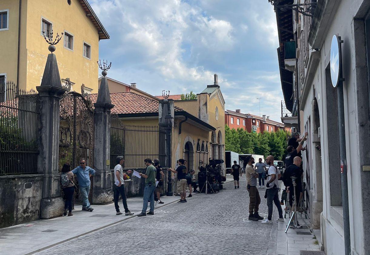 Copertina per La sinagoga di Gorizia diventa set, Laura Chiatti e Chiara Francini nel cast