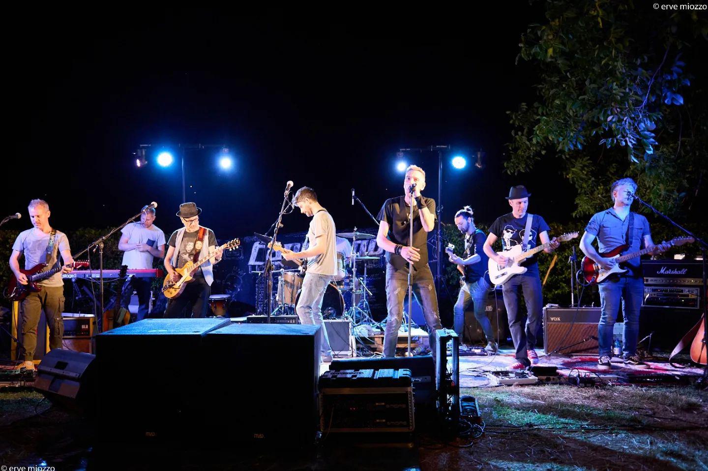 Copertina per Le canzoni più belle di Ligabue a Gorizia, show dei Fandango per la Casa dell'autismo