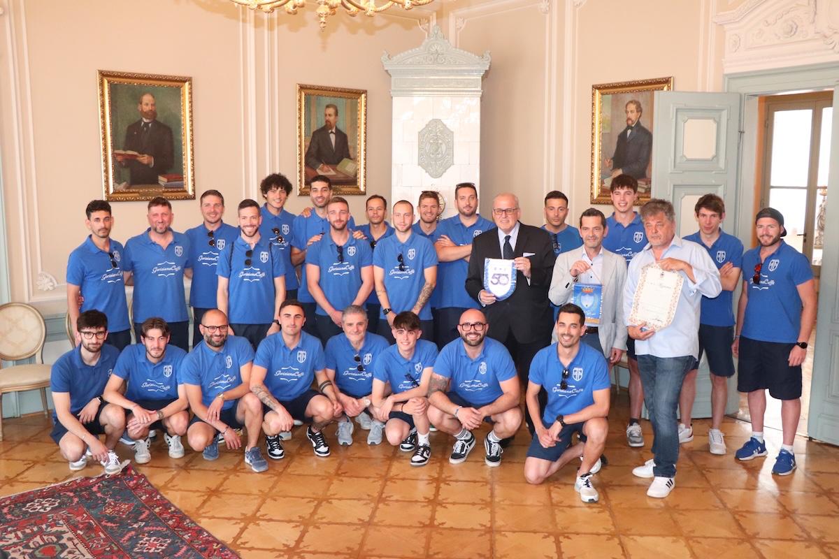 Copertina per La festa Azzurra a Gorizia, la Promozione arriva a Straccis nell'attesa dei fari