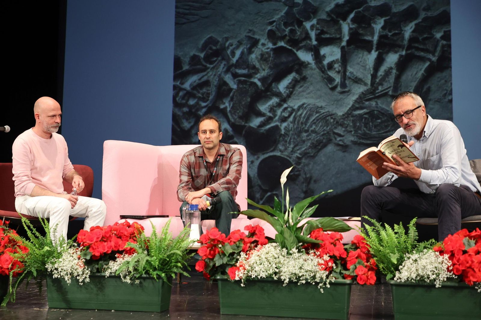 Immagine per Quella lezione dei dinosauri a èStoria, «noi come loro 250 milioni di anni fa»