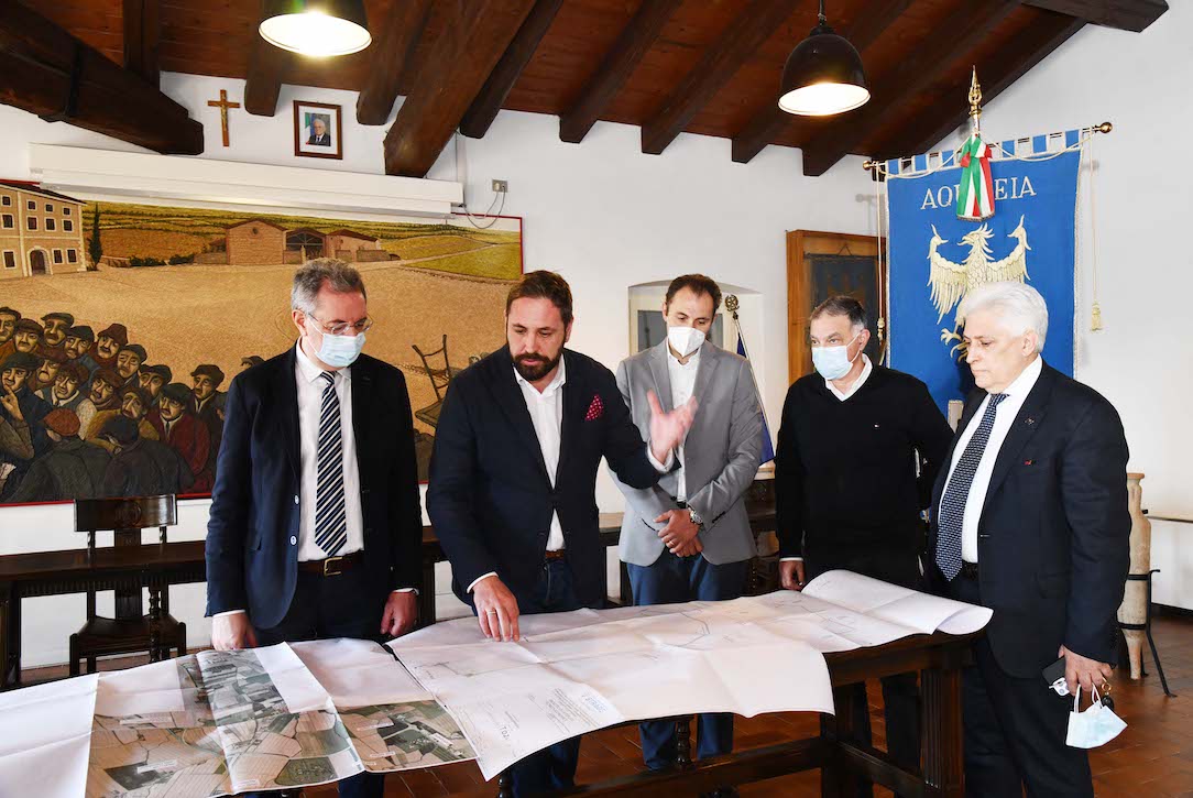 Copertina per Aquileia, la Regione ridisegna la Variante Est per il bypass della città