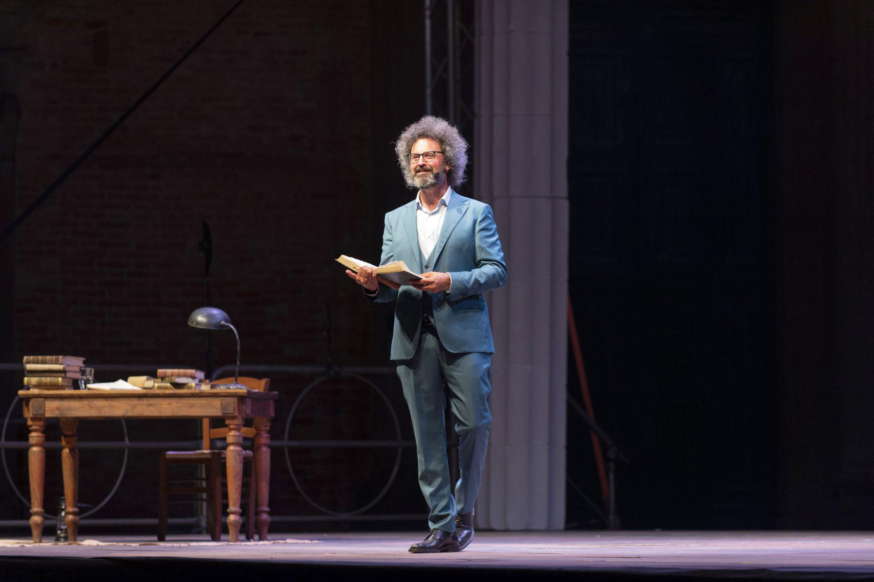 Copertina per Simone Cristicchi ritorna al Teatro di Monfalcone, due serate con Paradiso