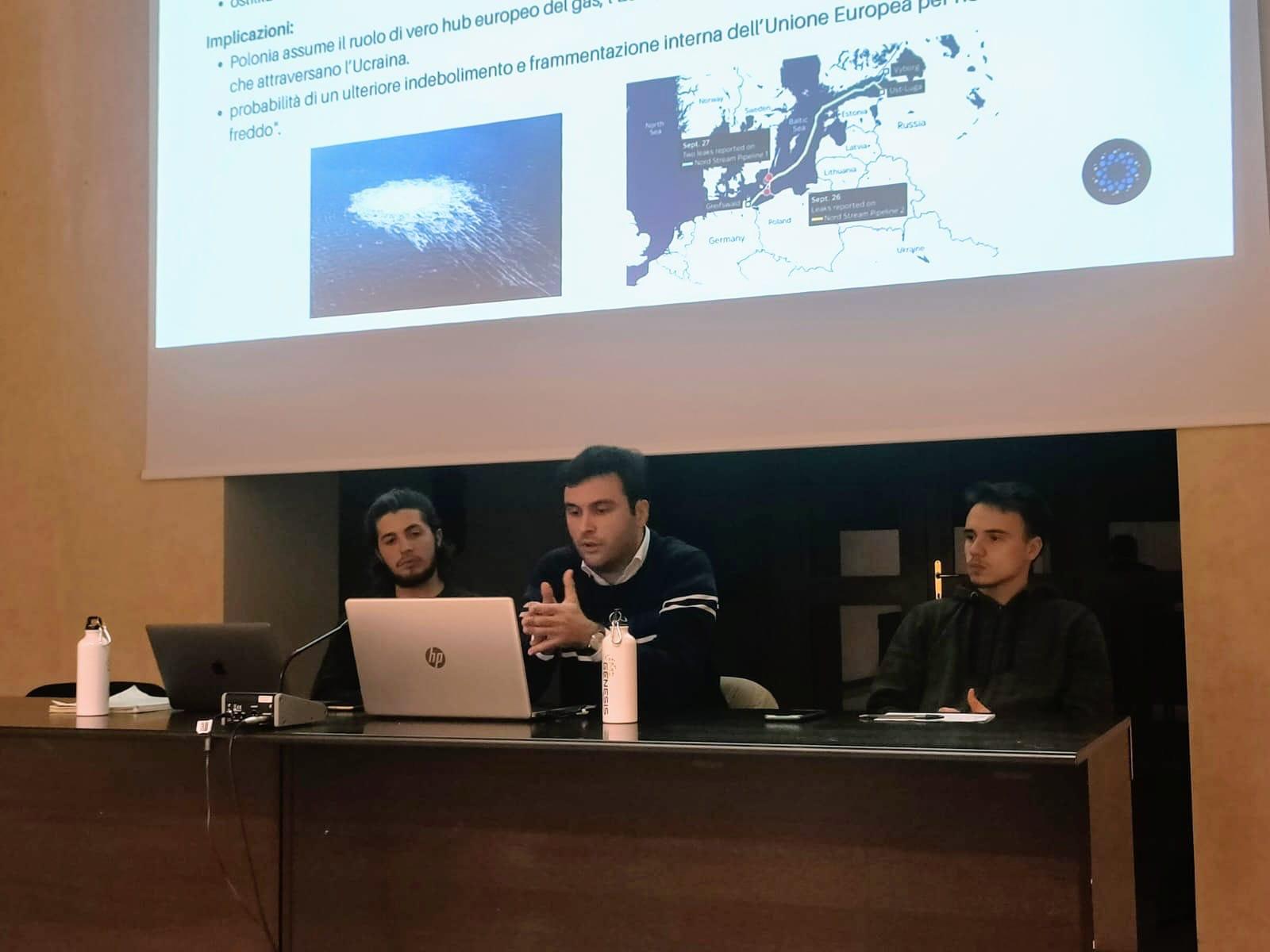 Copertina per Davide, Emanuele e Matteo spiegano i segreti della finanza online a Gorizia