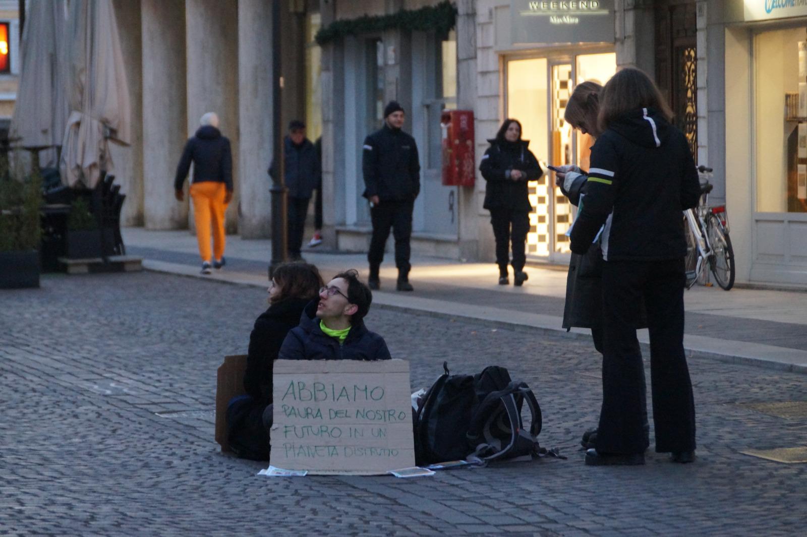 Lavoratori in piazza, ragazzi pronti allo Sciopero per il clima a Gorizia