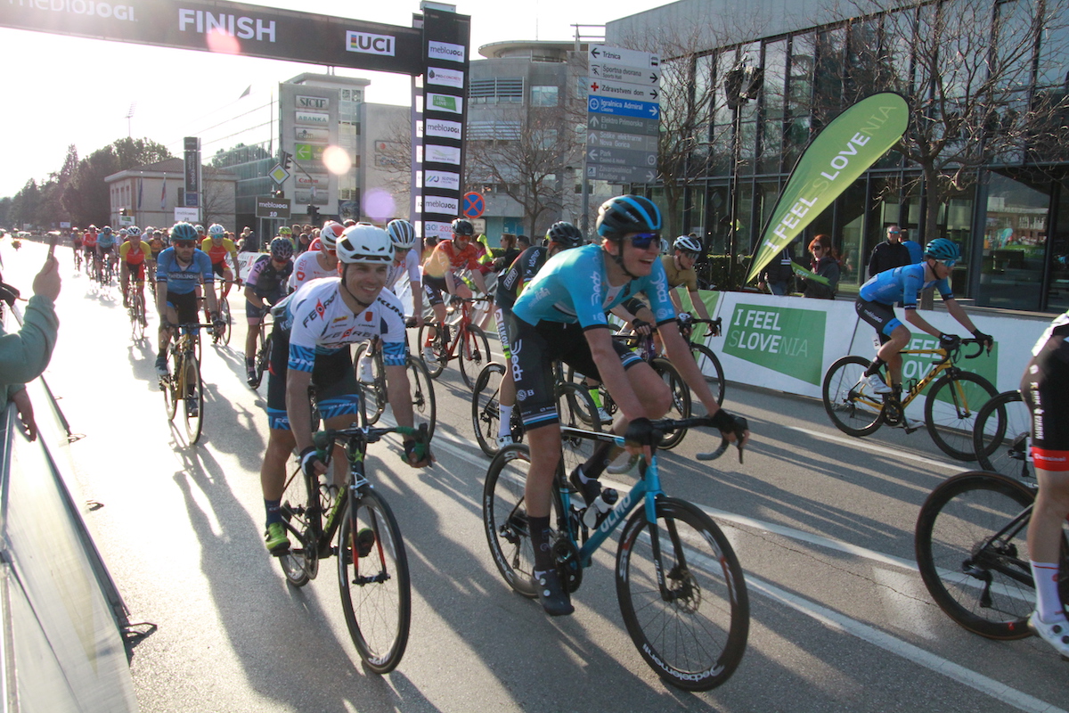 Immagine per Il Gran tour porta 200 ciclisti a Nova Gorica, Adam Toupalik vince in volata
