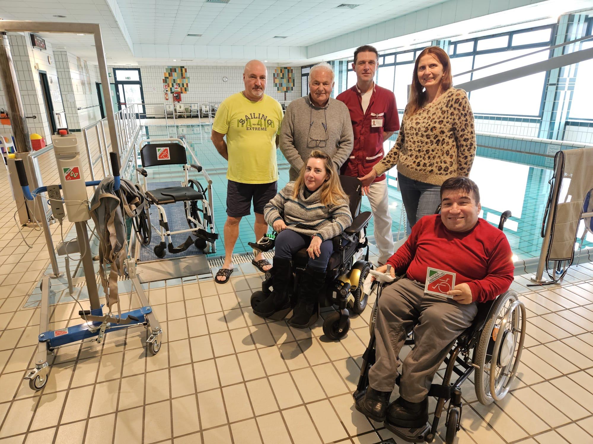 Immagine per Grado, nuove attrezzature per aiutare i disabili in piscina all'Ospizio marino