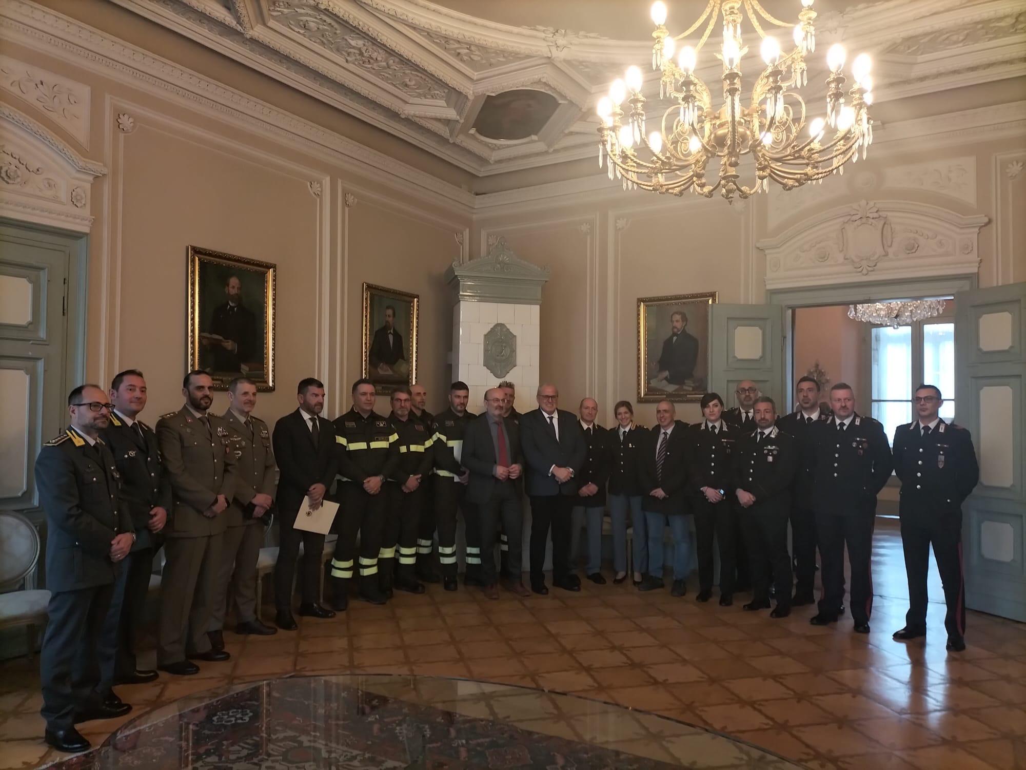 Copertina per Gorizia ringrazia le sue forze dell'ordine, dieci encomi per azioni speciali