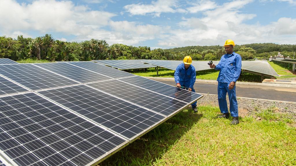 Immagine per Fotovoltaico su terreni agricoli, Moretti attacca i sindaci di Medea e Mariano