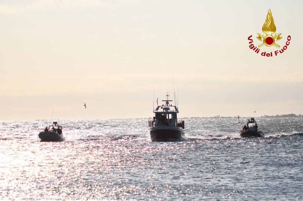 Immagine per Naufragio a Duino, ricerche a tappeto dell'uomo scomparso con il padre