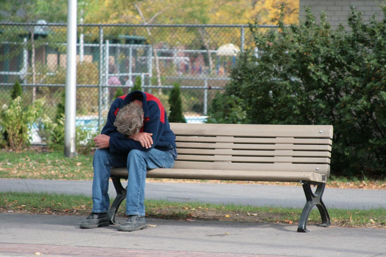 Immagine per Povertà, oltre mille famiglie aiutate dalla Caritas: aumentano i giovani 