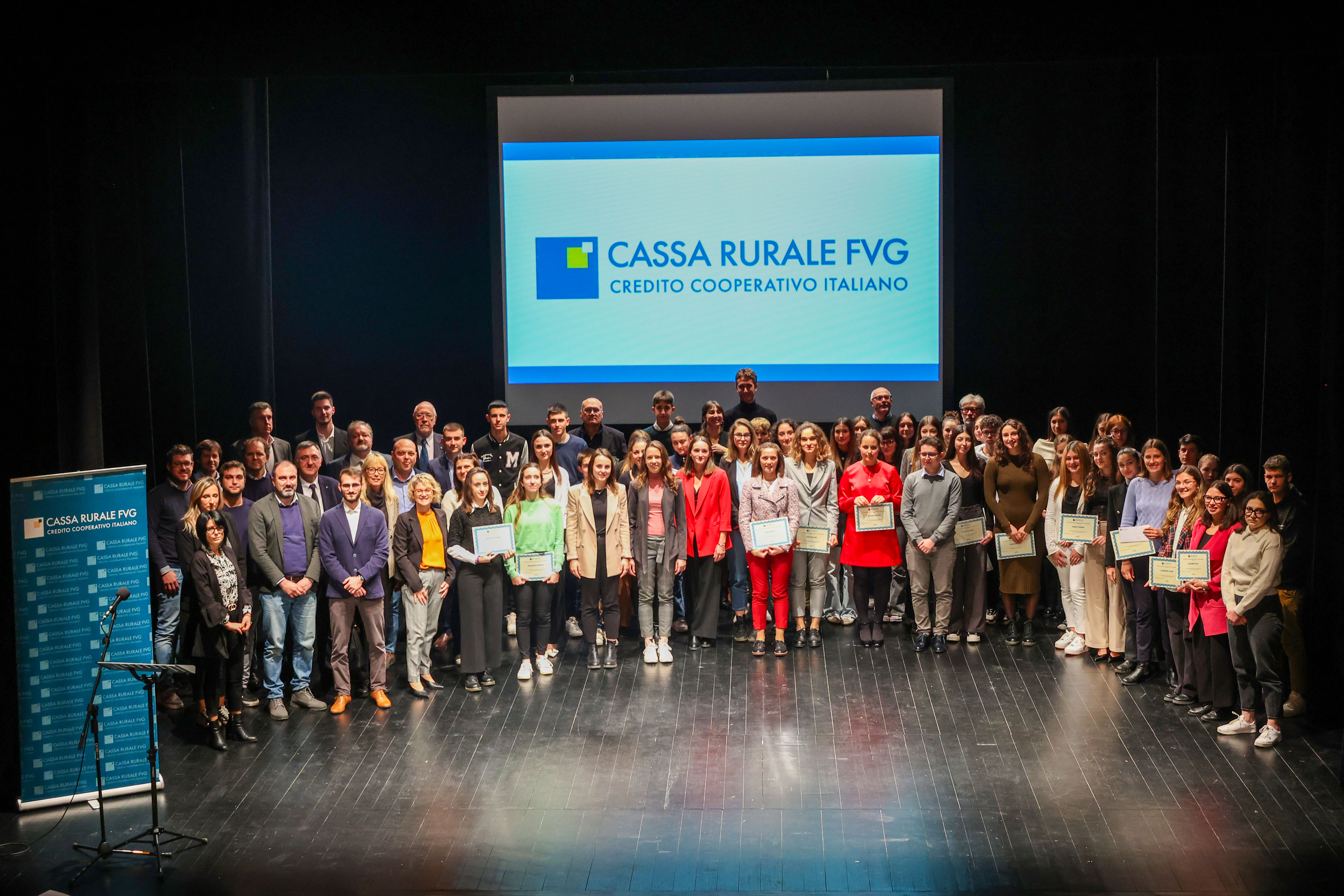 Immagine per Gli studenti più bravi premiati da Cassa Rurale, in 70 sul palco di Gradisca