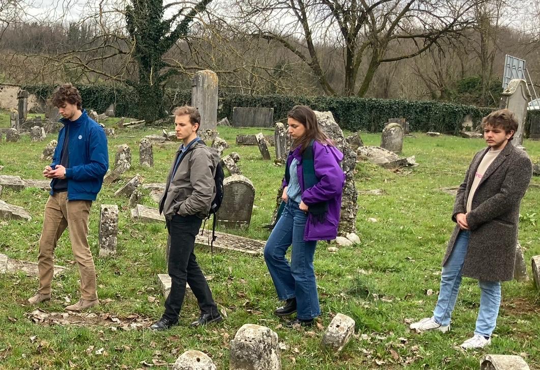 Immagine per Ebrei a Gorizia, apre la mostra nell'antico cimitero di Rožna Dolina