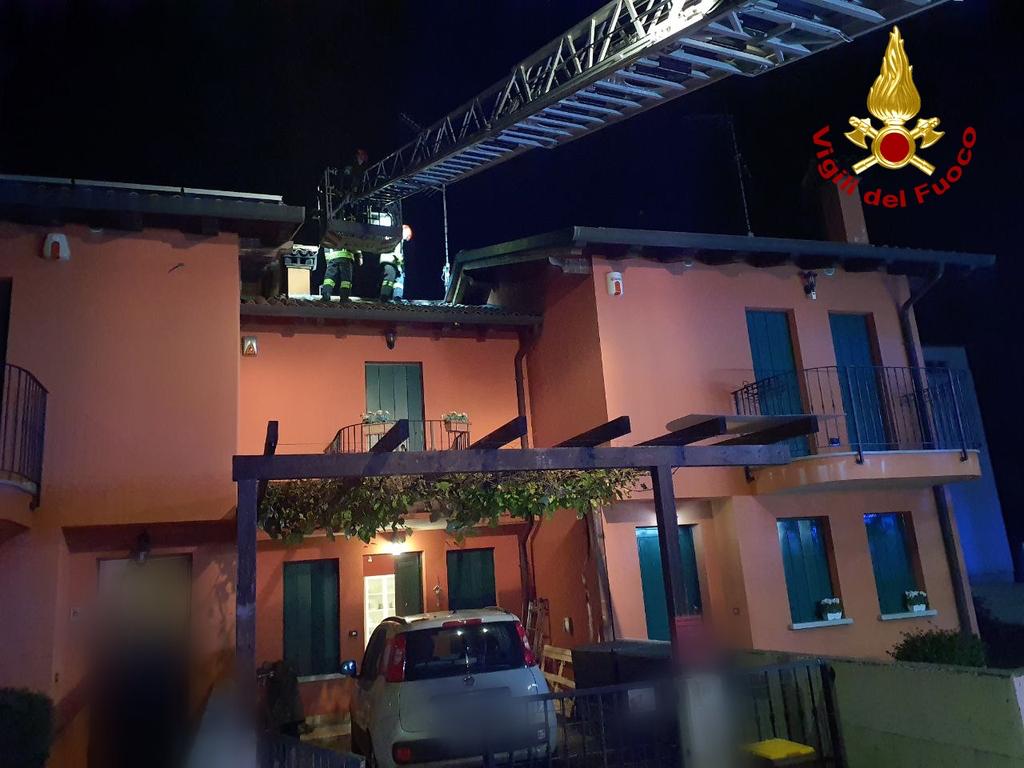 Immagine per Fuoco nella canna fumaria di una villetta, famiglia evacuata a Mariano