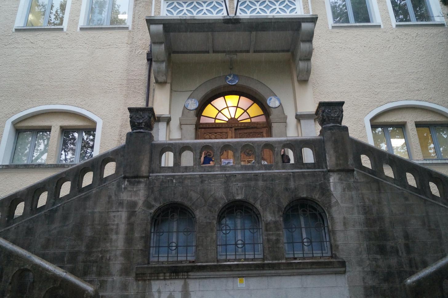 Copertina per Dipendente scopre di essere positiva in università, scatta l'allarme a Gorizia