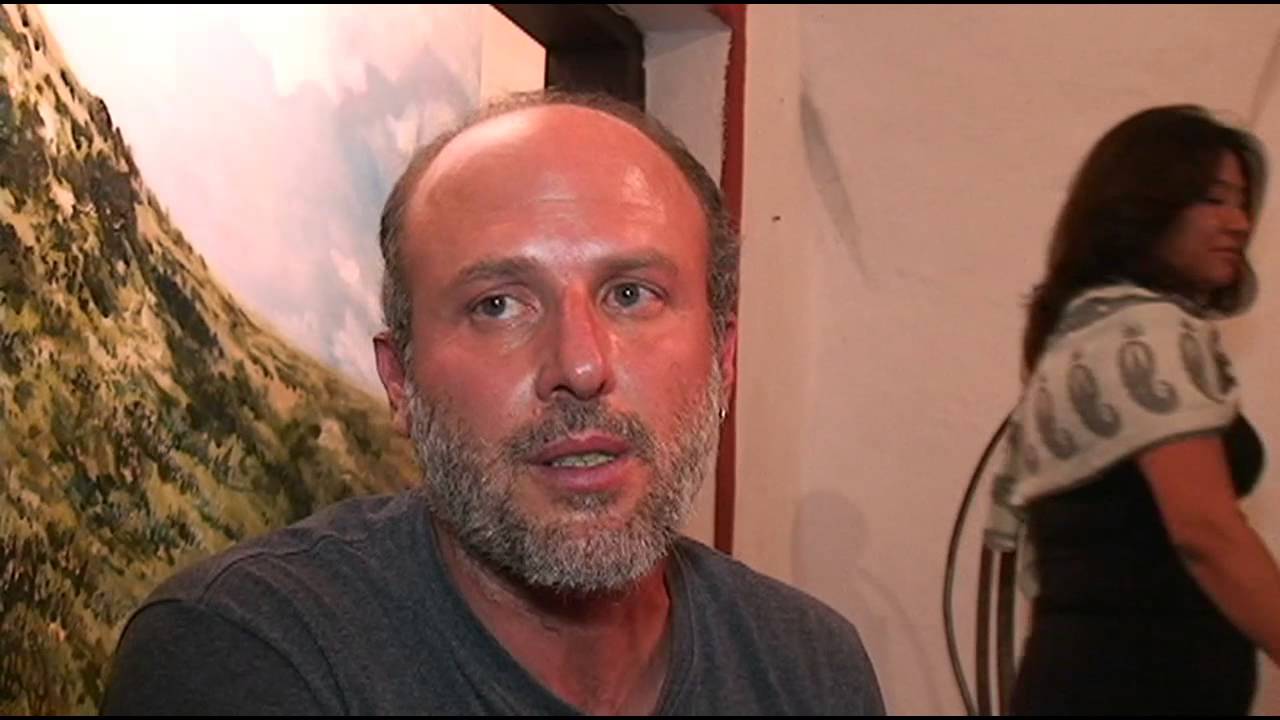 Manolo Cocho inaugura l'arte a Portopiccolo, poesia e colori a Sistiana