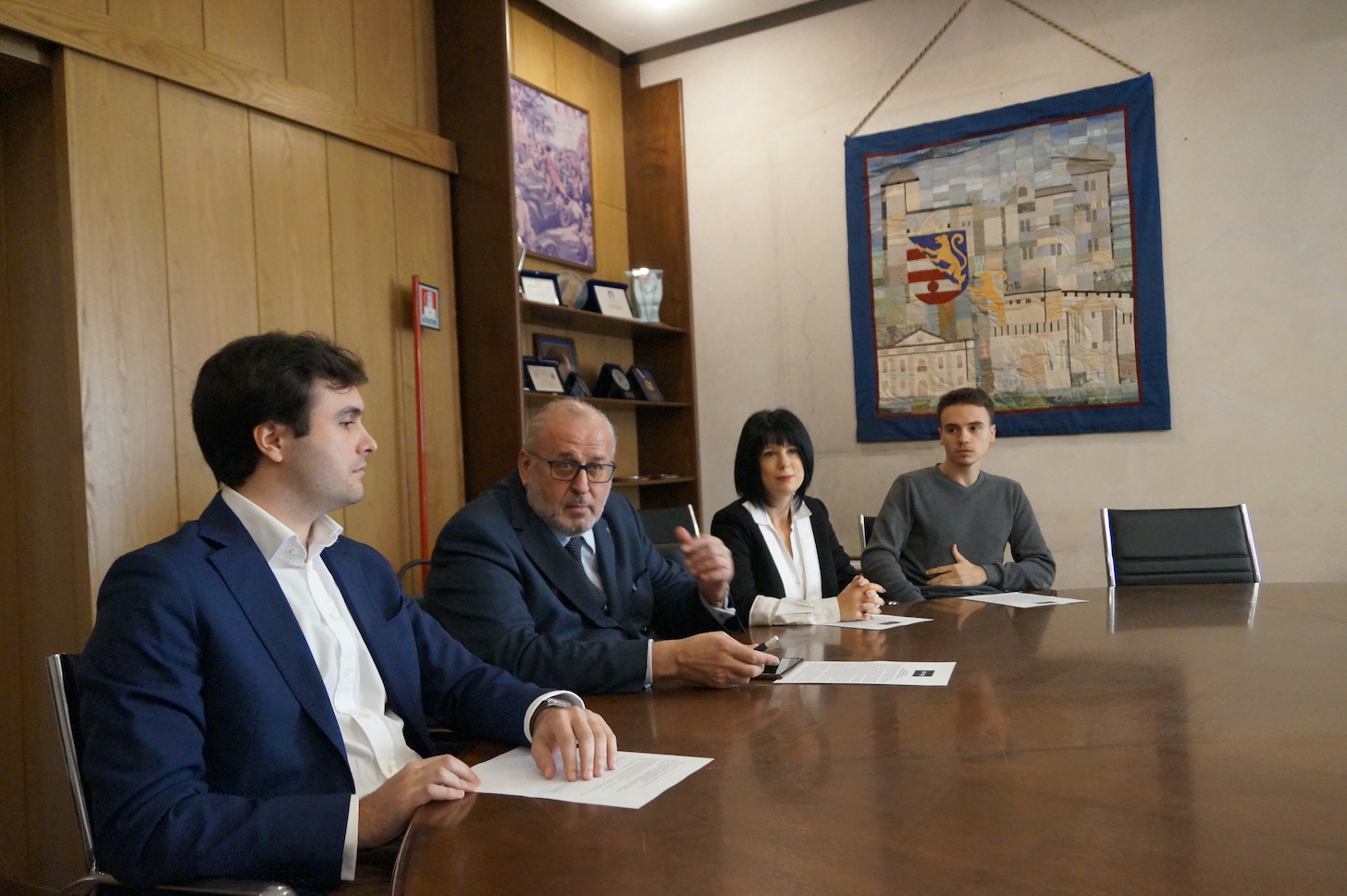 Copertina per Bitcoin e crypto, i segreti dell'economia spiegati da tre amici a Gorizia