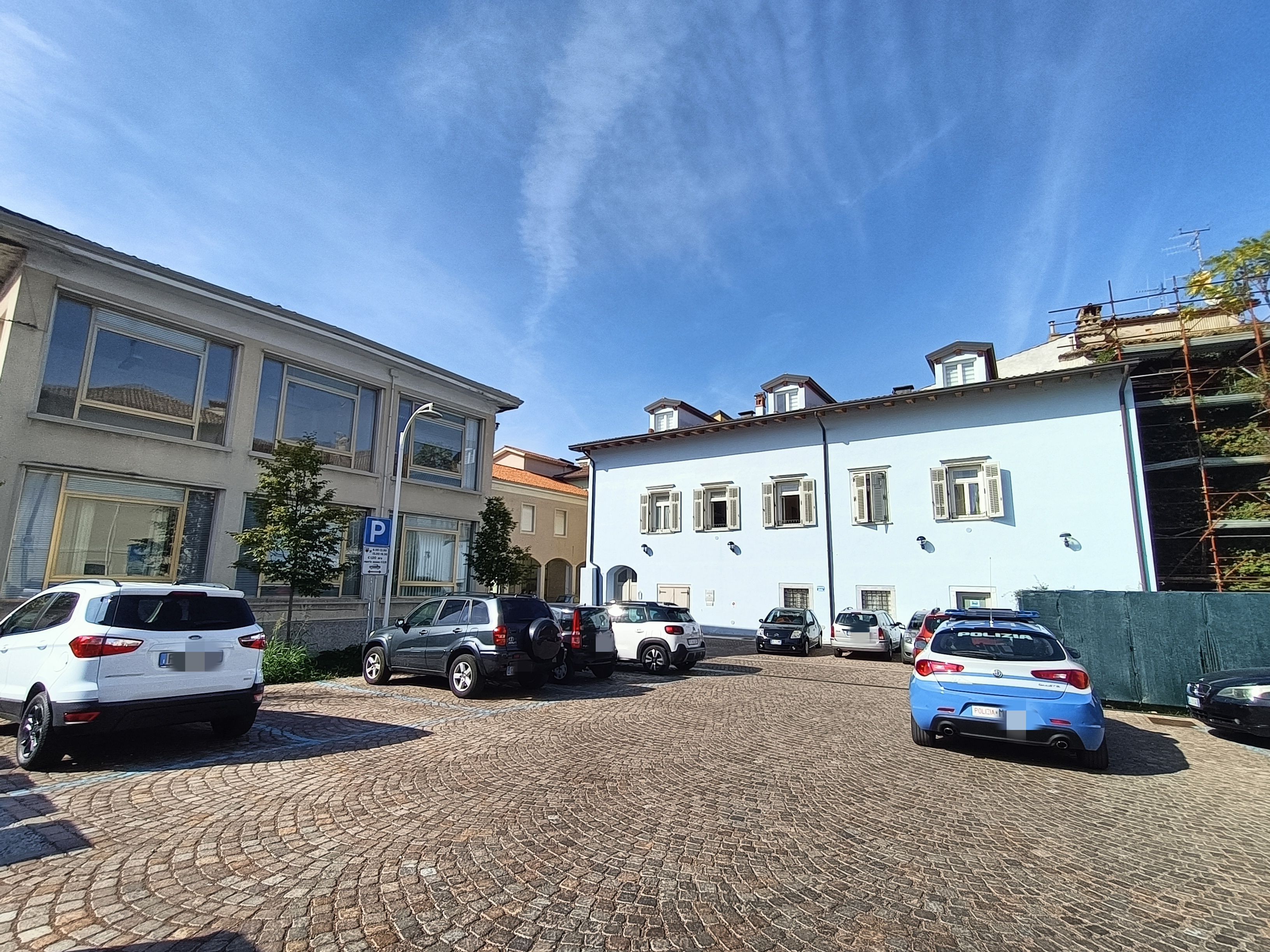 Copertina per Cade dal secondo piano in corte Sant'Ilario, grave 50enne a Gorizia