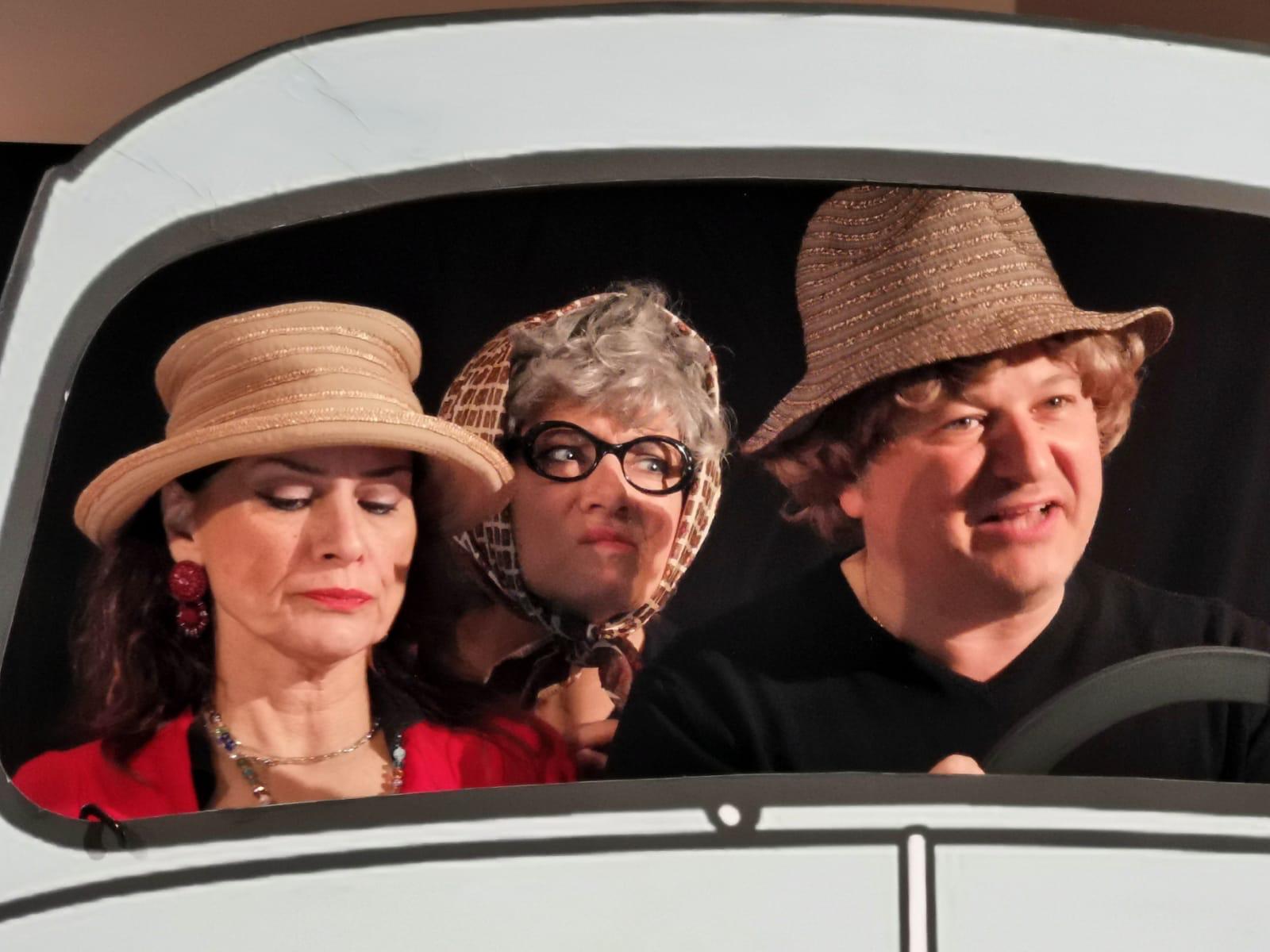Immagine per Inizia la stagione del Teatro Teatro con Baci, spari e contrabbando a Gorizia