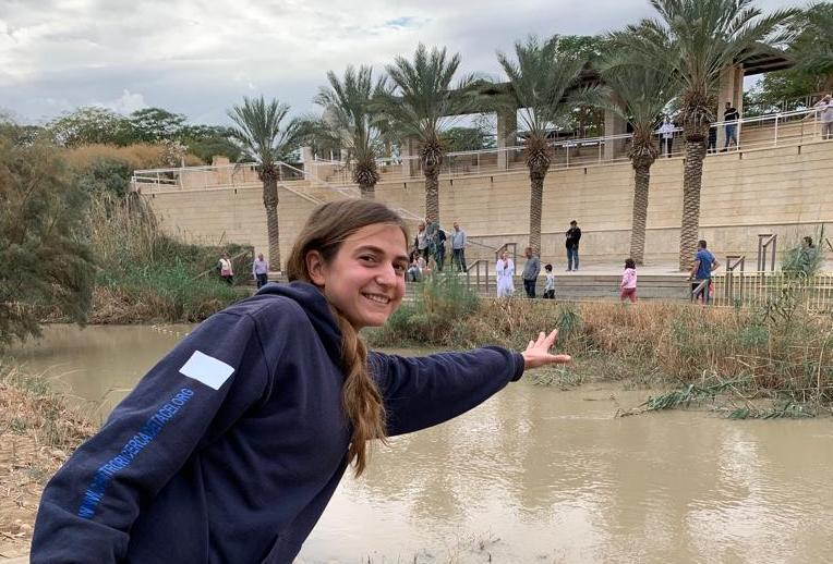Copertina per Chiara, giovane di Gorizia rimasta in Israele: «Qui posso dare una mano»