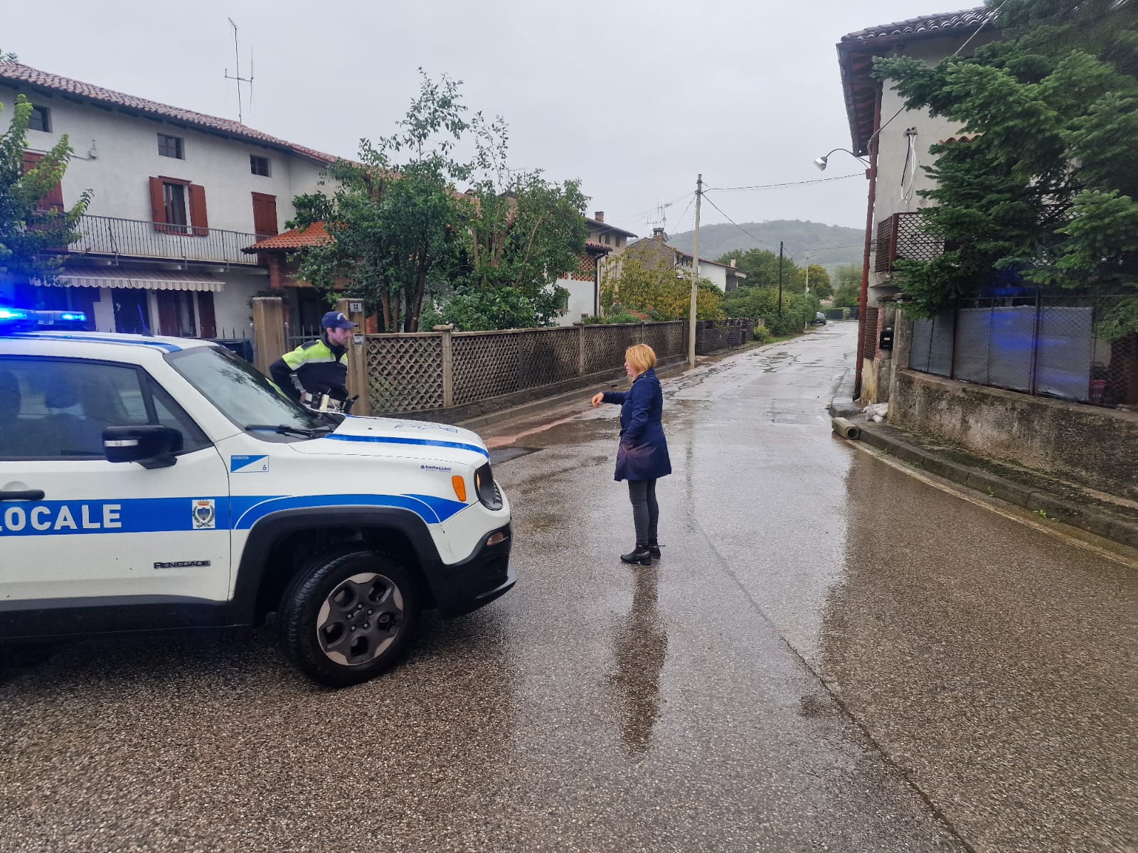 Copertina per Maltempo a Gorizia: fango e acqua sulle strade a Lucinico, i punti critici dove agire